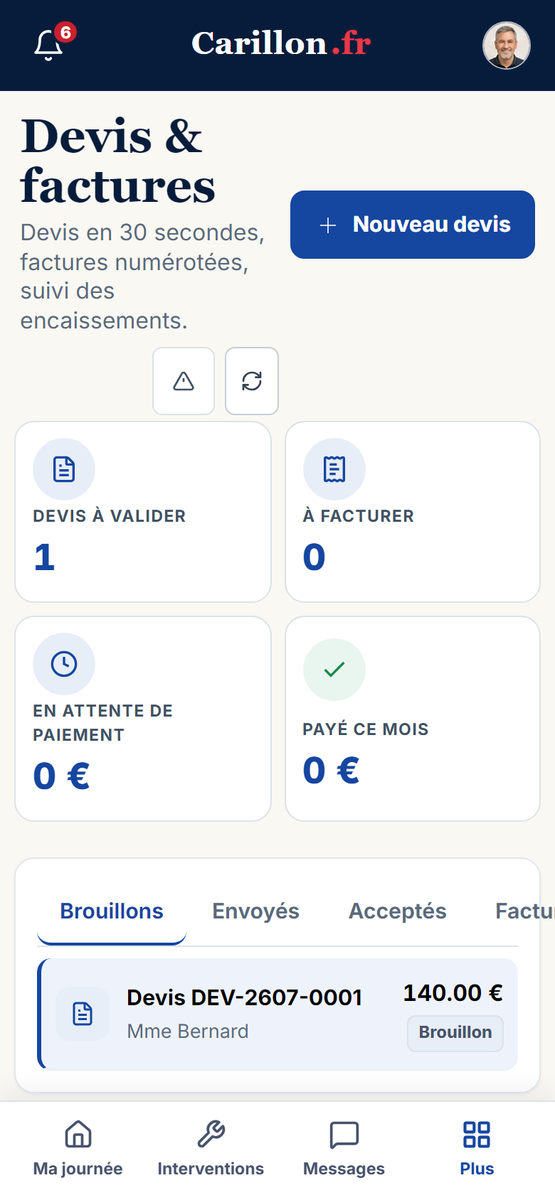 Écran mobile CarillonPro permettant au plombier de valider une action.